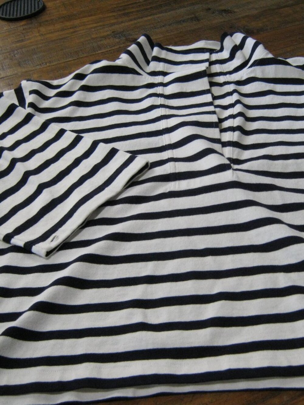 J Crew 100% Cotton Upscale Sweatshirt - Navy & White Size L